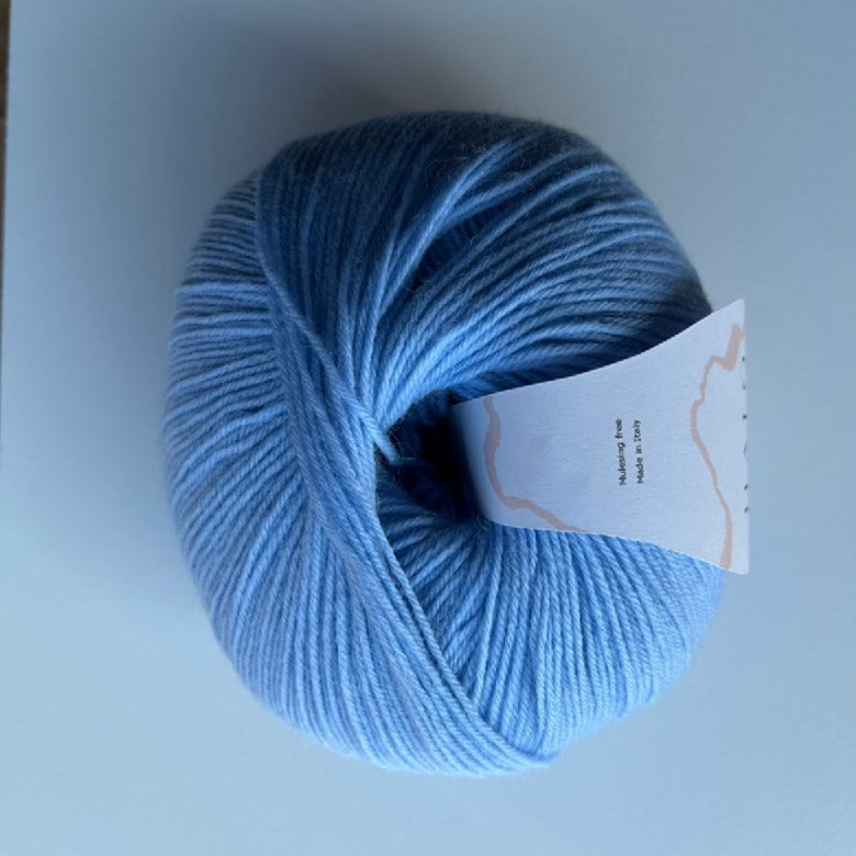 Strømpegarn - No. 8 (Lyseblå)