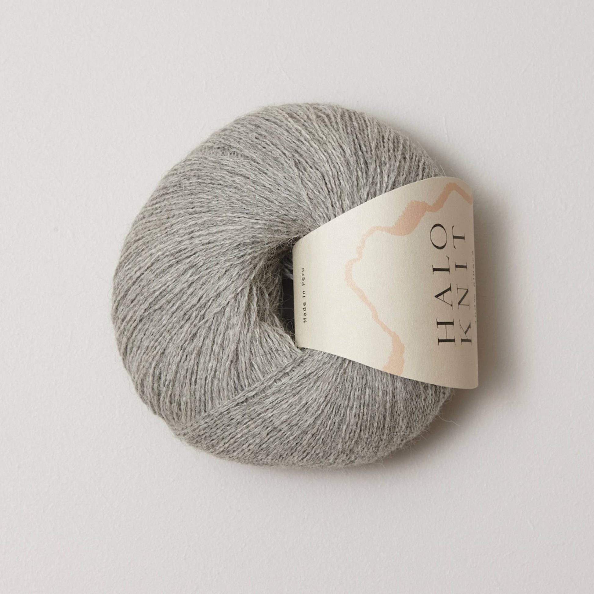 100% Alpaca garn i farven Cloudy Grey fra HALO KNIT – Øko-Tex certificeret