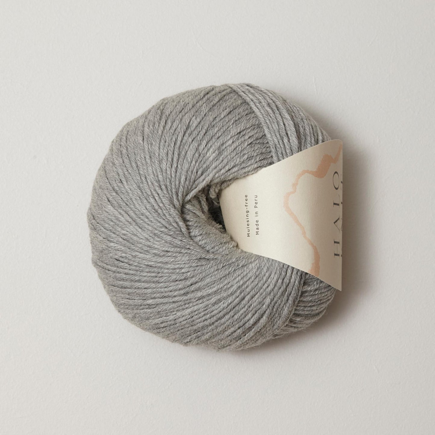 100% Merino uldgarn i farven Cloudy Grey fra HALO KNIT – mulesing fri