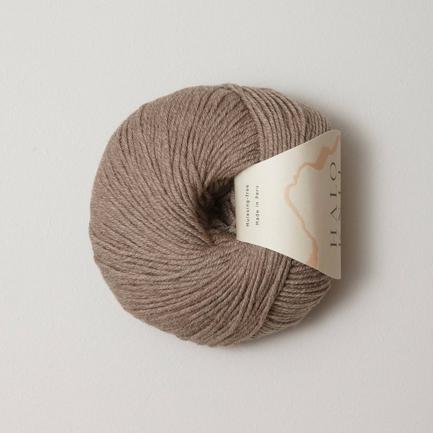 100% Merino uldgarn i farven Desert Brown fra HALO KNIT – mulesing fri