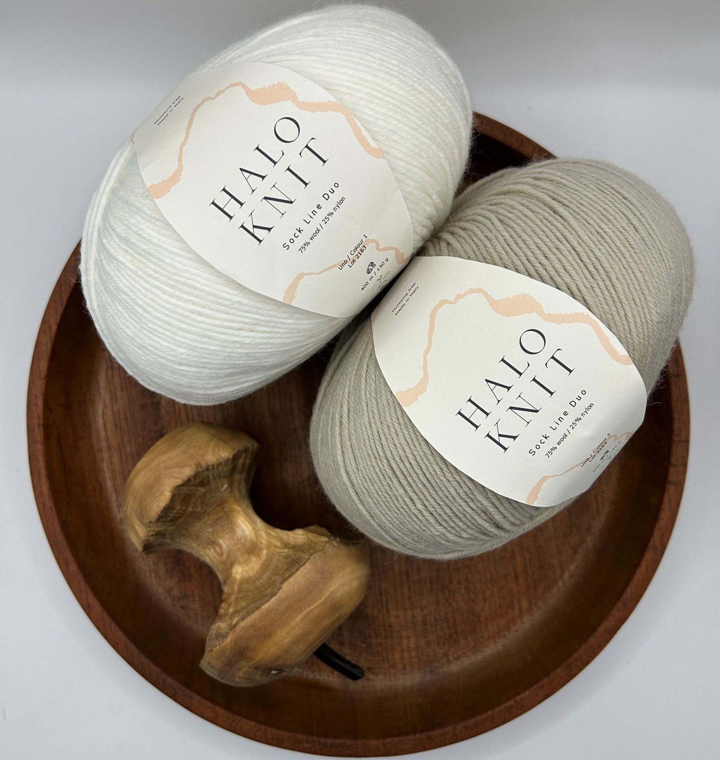 Halo Knit duo strømpegarn hvid og sandfarvet